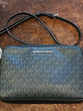 Michael Kors Jet Set Signature Logo Black Crossbody Camera Bag Silver Chain